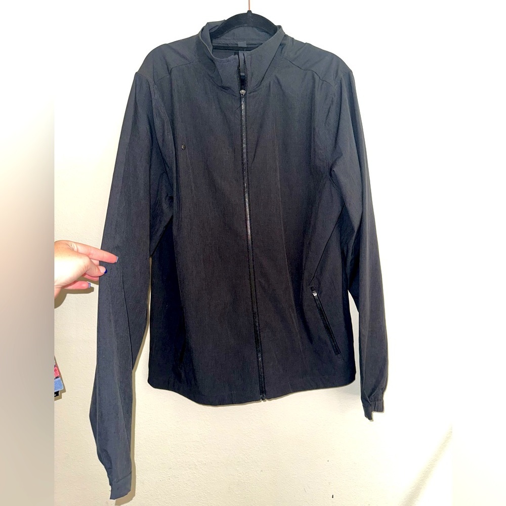 Vuori men’s black Venture Track Jacket lightweight full zip L like new